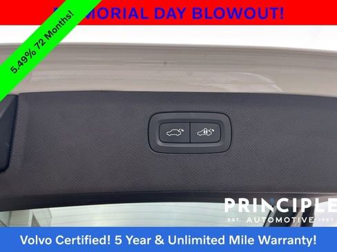 Certified 2023 Volvo XC90 B5 Plus AWD/4WD image 16