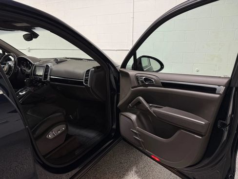 Used 2016 Porsche Cayenne AWD/4WD image 61