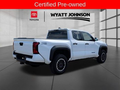 Certified 2025 Toyota Tacoma TRD Off-Road image 3
