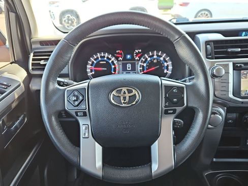 Used 2018 Toyota 4Runner SR5 AWD/4WD image 22