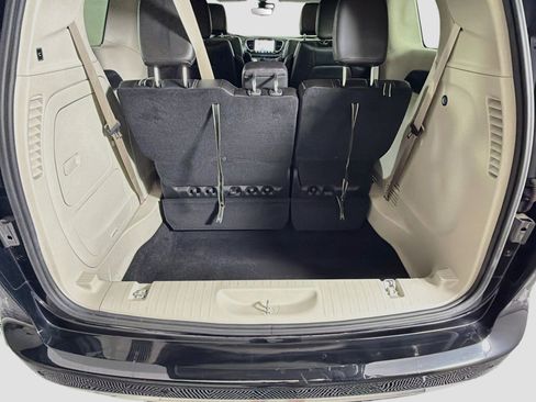 Used 2023 Chrysler Pacifica Touring-L FWD image 30