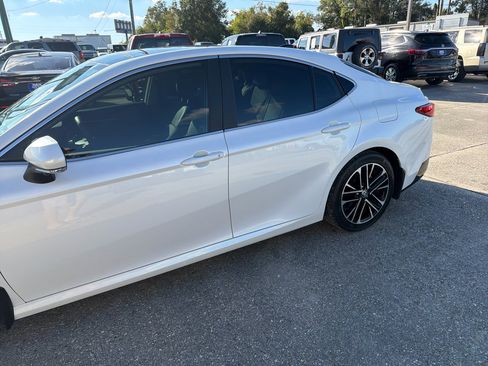 Used 2025 Toyota Camry XLE image 5