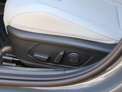 New 2026 Hyundai Elantra Limited image 24