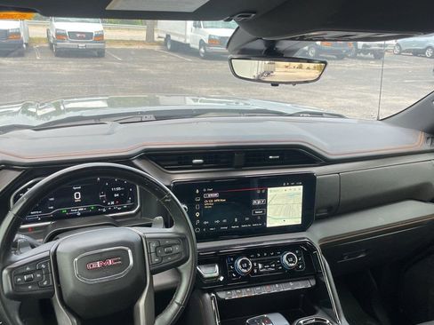 Used 2023 GMC Sierra 1500 AT4 w/ Technology Package AWD/4WD image 18