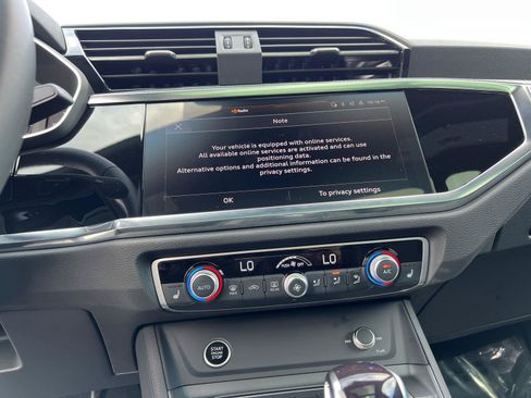 Certified 2025 Audi Q3 2.0T Premium w/ Convenience Package AWD/4WD image 29
