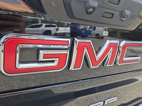 Used 2024 GMC Sierra 2500 AT4 w/ AT4 Premium Plus Package AWD/4WD image 32
