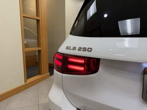 Certified 2025 Mercedes-Benz GLB 250 image 23