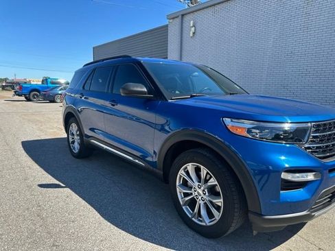 Used 2020 Ford Explorer XLT w/ Equipment Group 202A AWD/4WD image 6