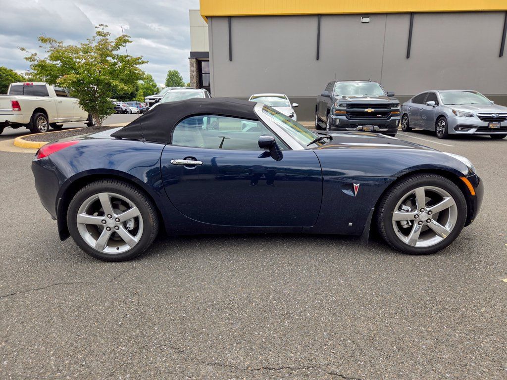 Used 2006 Pontiac Solstice Convertible w/ Premium Package RWD image 8