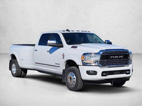 Used 2019 RAM 3500 Limited w/ Max Tow Package image 3