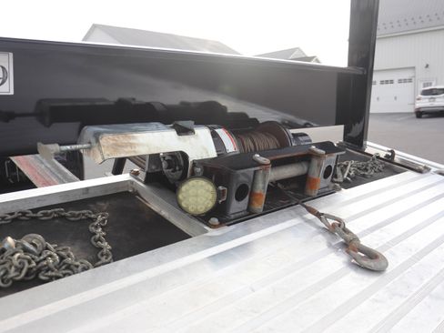 Used 2023 Ford F550 4x4 Regular Cab Super Duty image 17