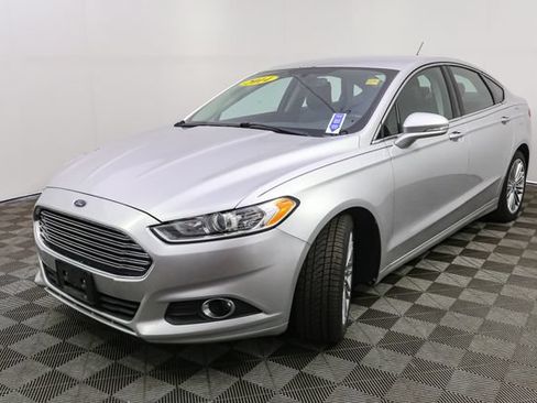 Used 2014 Ford Fusion SE w/ Equipment Group 202A FWD image 5