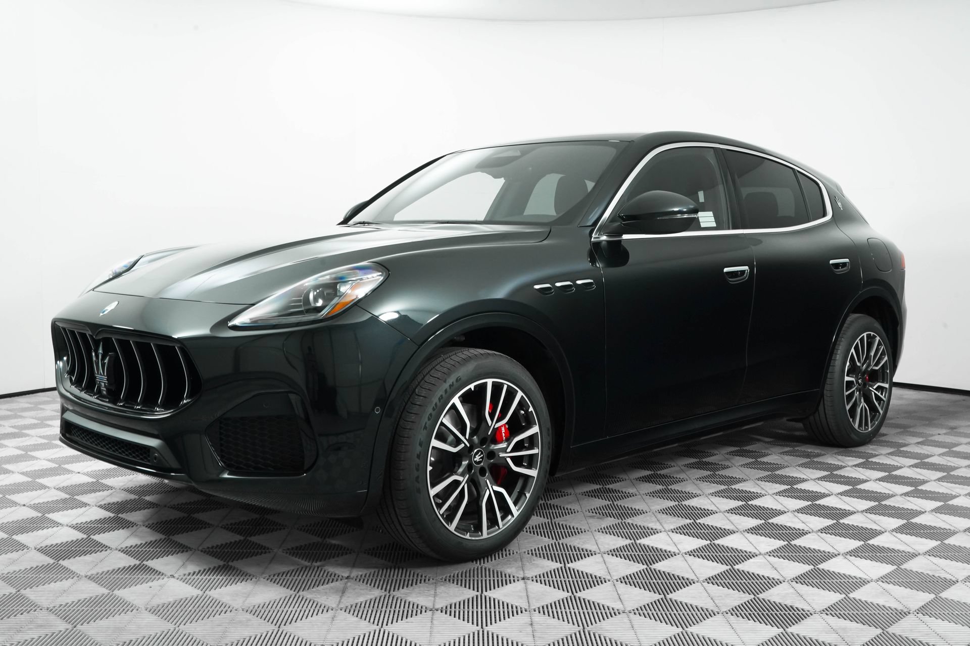 Used 2025 Maserati Grecale GT AWD/4WD image 3