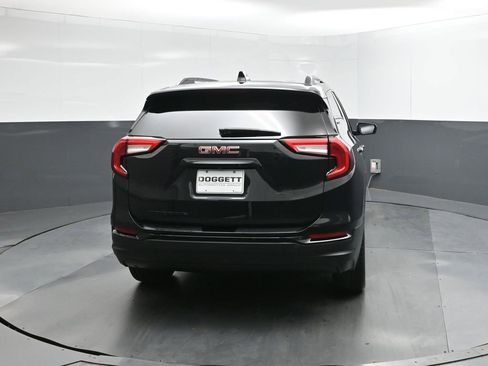 Used 2023 GMC Terrain SLE w/ Driver Convenience Package image 8