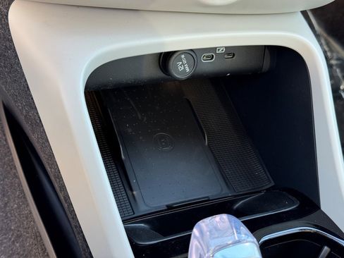 New 2026 Volvo XC40 B5 Ultra w/ Protection Package Premier image 27