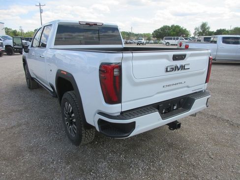 New 2026 GMC Sierra 2500 Denali Ultimate AWD/4WD image 7