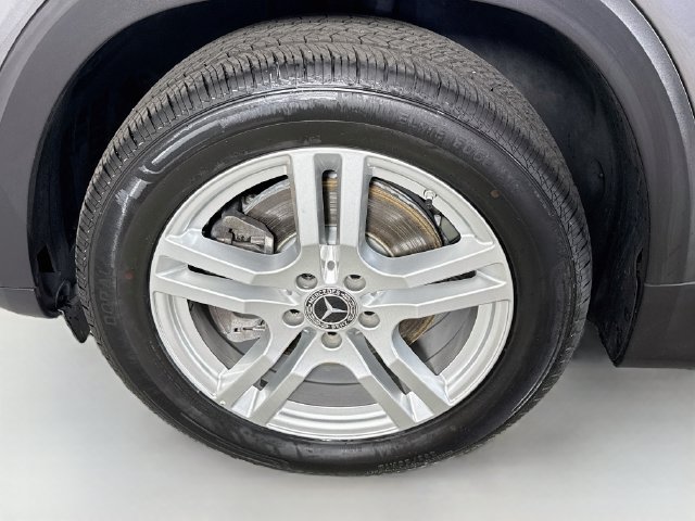 Used 2022 Mercedes-Benz GLB 250 w/ Premium Package Lite image 37