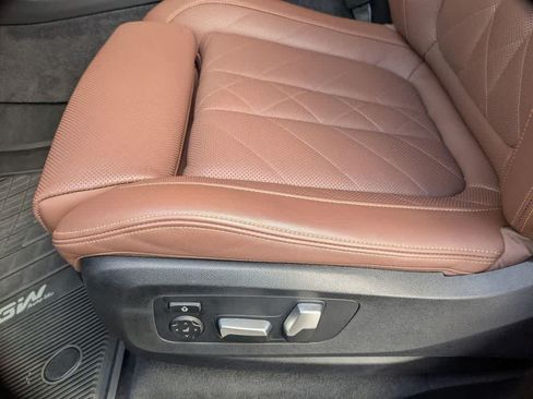 Used 2025 BMW X5 xDrive50e w/ Premium Package AWD/4WD image 10