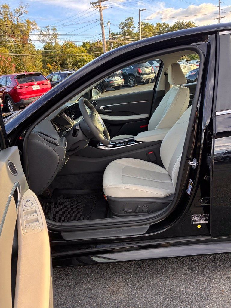 Used 2023 Hyundai Sonata SEL FWD image 25