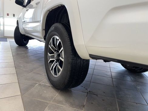 Used 2023 Toyota Tacoma TRD Sport image 18