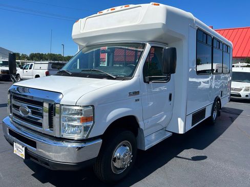 Used 2015 Ford E-350 and Econoline 350 Super Duty image 4