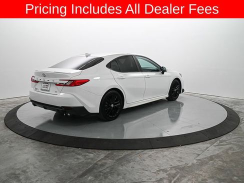 Used 2025 Toyota Camry SE FWD image 6