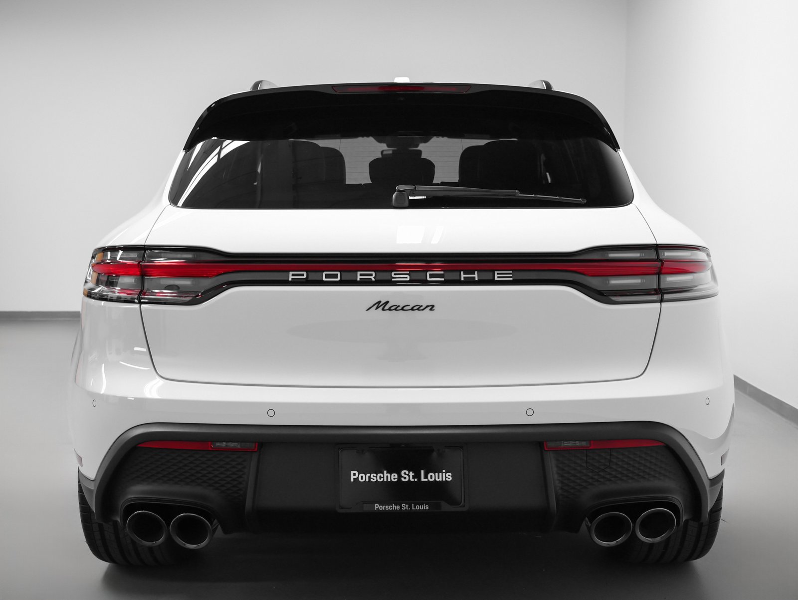 Certified 2026 Porsche Macan AWD/4WD image 11