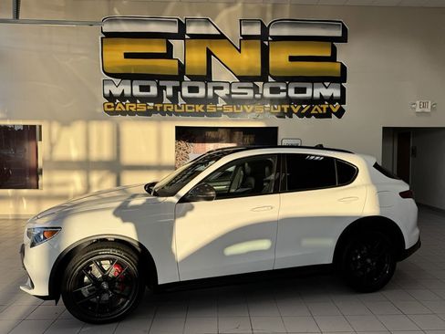 Used 2019 Alfa Romeo Stelvio Ti Sport w/ Quick Order Package 22S Sport image 4