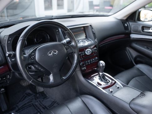 Used 2011 INFINITI G37 Journey w/ Premium Pkg image 10