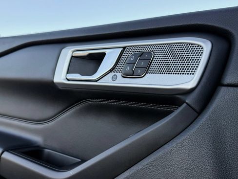 Used 2020 Ford Explorer Limited RWD image 19