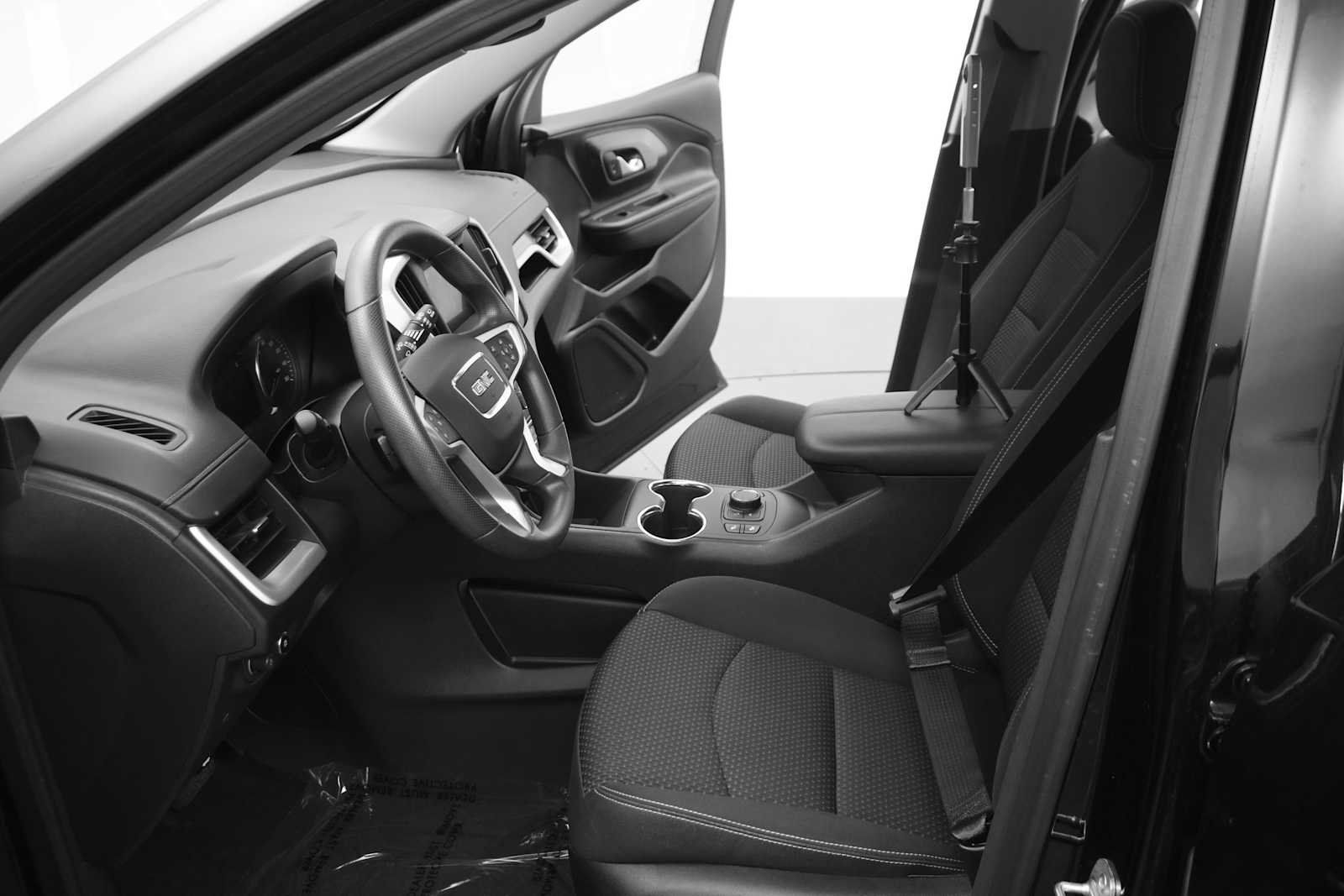 Used 2024 GMC Terrain SLE w/ Driver Convenience Package AWD/4WD image 13