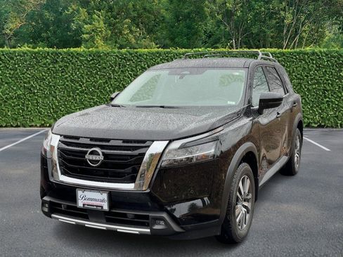 Used 2024 Nissan Pathfinder SL image 6