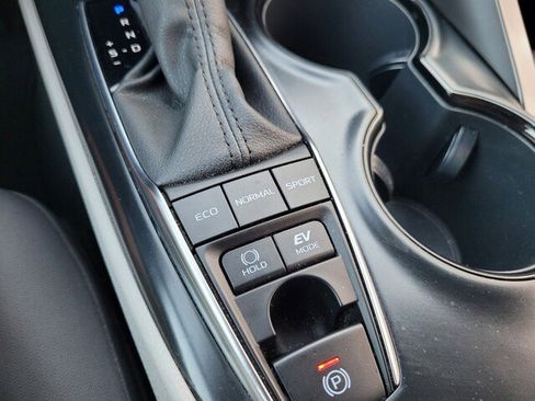 Certified 2020 Toyota Camry LE image 26