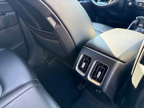 Used 2024 Kia Sorento S image 13