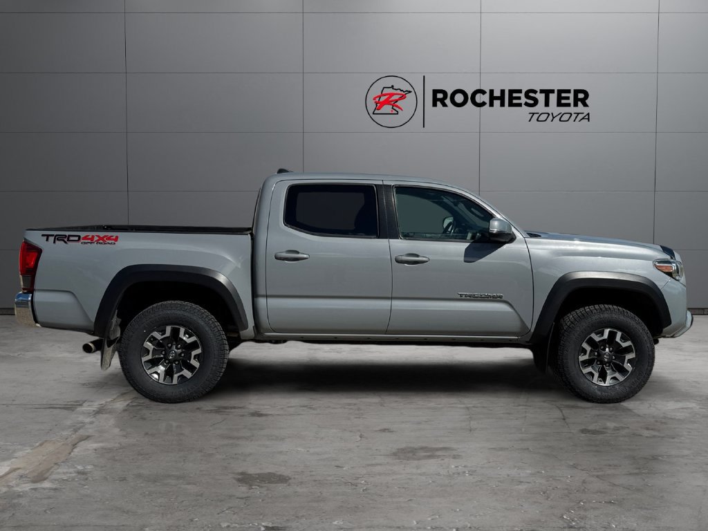 Certified 2019 Toyota Tacoma TRD Off-Road AWD/4WD image 6