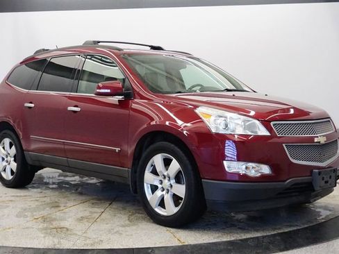 Used 2009 Chevrolet Traverse LTZ image 7
