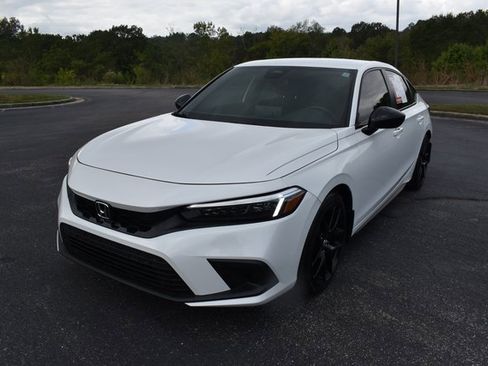 Used 2022 Honda Civic Sport image 2