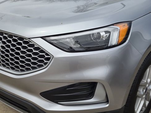 Used 2024 Ford Edge SEL image 7