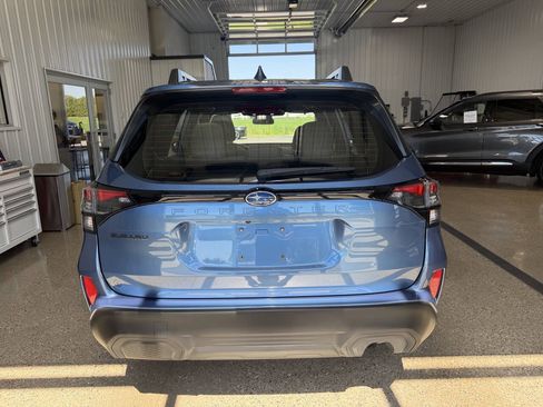 Used 2025 Subaru Forester AWD/4WD image 5