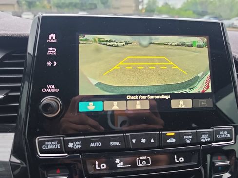 Used 2024 Honda Odyssey Elite image 21