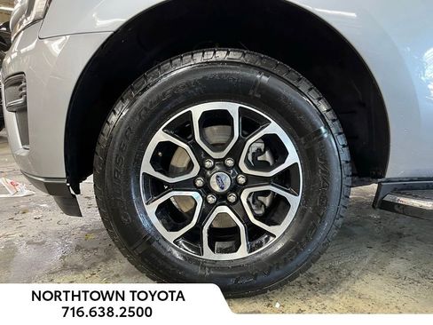 Used 2023 Ford Expedition XLT image 32