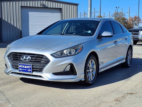 Used 2018 Hyundai Sonata SE image 2