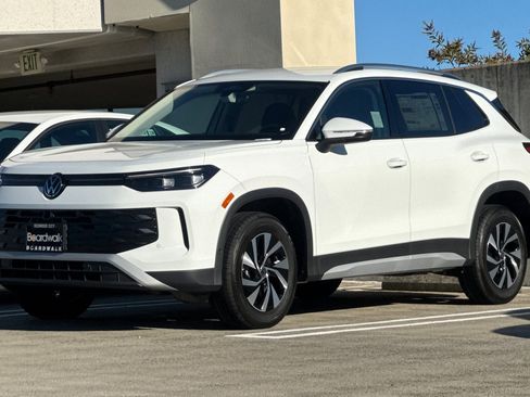 New 2026 Volkswagen Tiguan S image 8