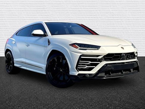 Used 2022 Lamborghini Urus AWD/4WD image 3
