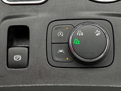 Used 2022 Chevrolet Traverse LT AWD/4WD image 26