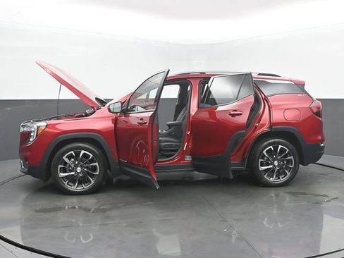 Certified 2024 GMC Terrain SLT w/ LPO, Floor Liner Package FWD image 53