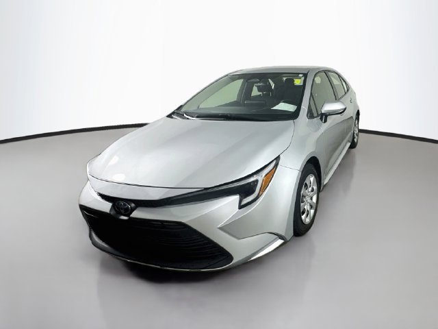 Used 2023 Toyota Corolla LE FWD image 2