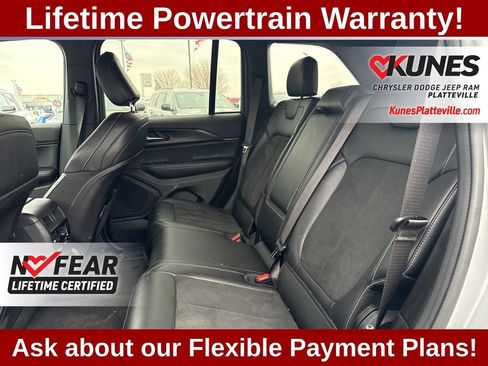 Used 2025 Jeep Grand Cherokee Altitude image 24