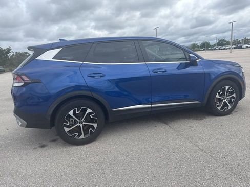 Used 2023 Kia Sportage EX image 5