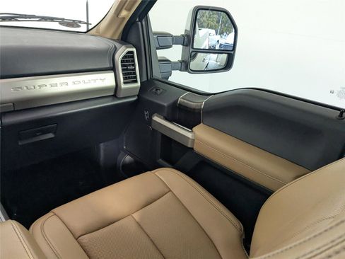 Used 2022 Ford F250 Lariat w/ Lariat Ultimate Package image 30